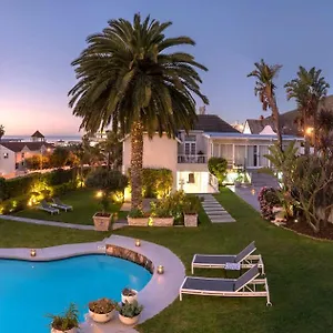 Guest house The Clarendon - Fresnaye, Cape Town